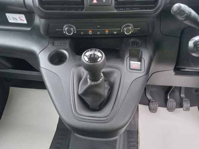 2021 Peugeot Partner 850 1.5 Bluehdi 100 Professional Crew Van *SPEED LIMITER 70 MPH* (NV70UJA) Image 31