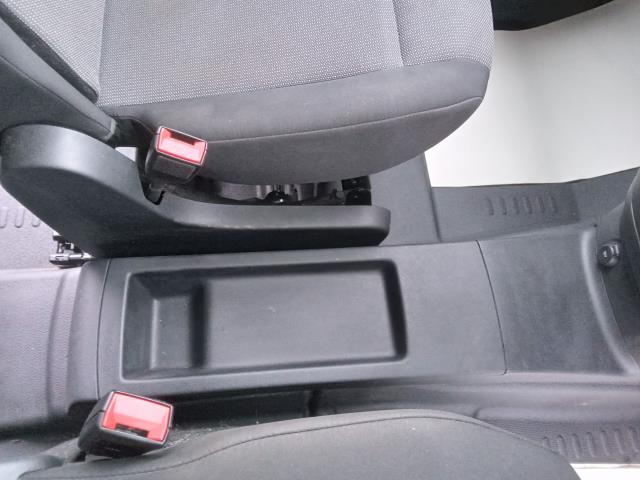 2021 Peugeot Partner 850 1.5 Bluehdi 100 Professional Crew Van *SPEED LIMITER 70 MPH* (NV70UJA) Image 32