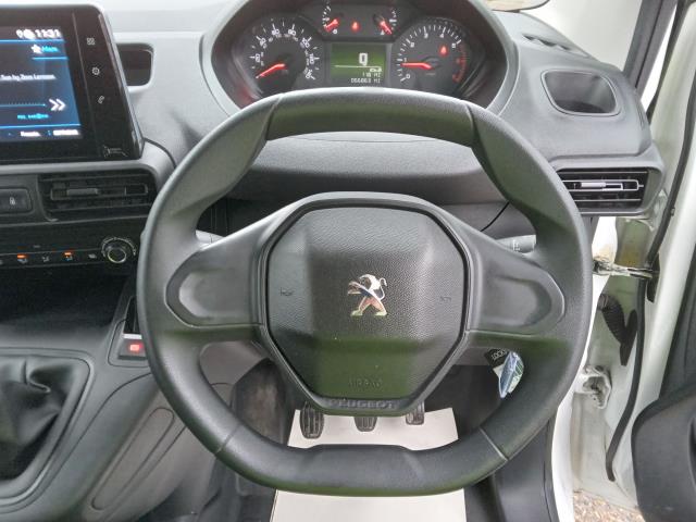 2021 Peugeot Partner 850 1.5 Bluehdi 100 Professional Crew Van *SPEED LIMITER 70 MPH* (NV70UJA) Image 28