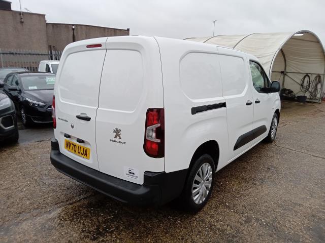 2021 Peugeot Partner 850 1.5 Bluehdi 100 Professional Crew Van *SPEED LIMITER 70 MPH* (NV70UJA) Image 12