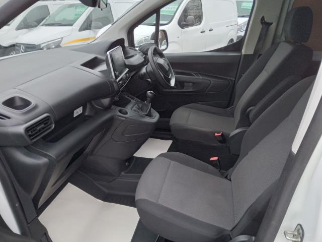 2021 Peugeot Partner 850 1.5 Bluehdi 100 Professional Crew Van *SPEED LIMITER 70 MPH* (NV70UJA) Image 14