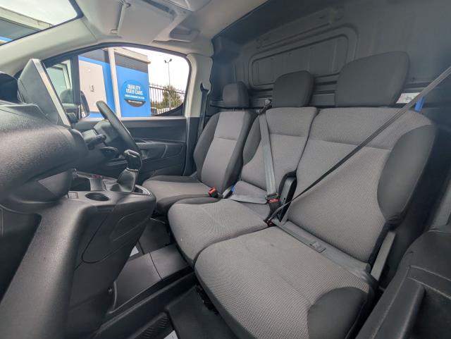 2021 Peugeot Partner 1000 1.5 Bluehdi 100 Professional Van (NV70USJ) Image 14