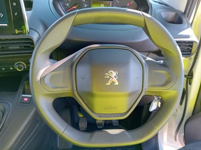 2021 Peugeot Partner L2 950 1.5BLUE HDI 100PS PROFESSIONAL EURO 6 (NV70VHH) Image 17