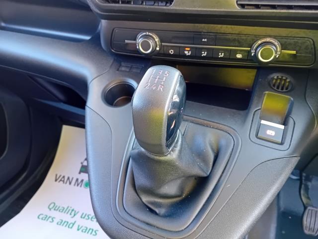 2021 Peugeot Partner L2 950 1.5BLUE HDI 100PS PROFESSIONAL EURO 6 (NV70VHH) Image 16