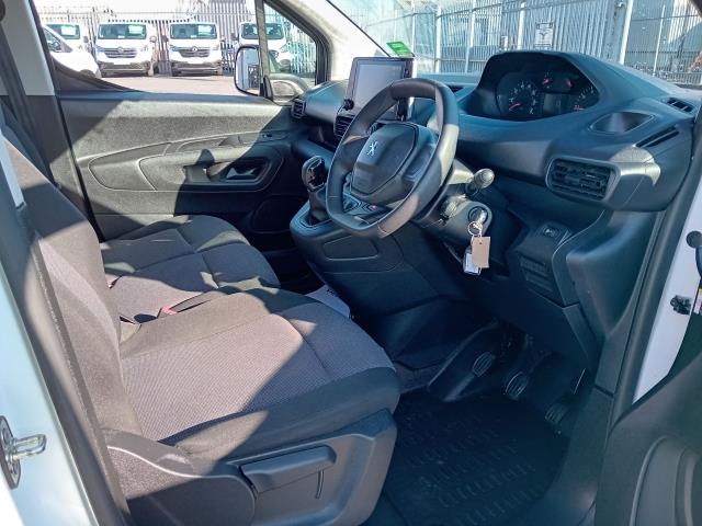 2021 Peugeot Partner L2 950 1.5BLUE HDI 100PS PROFESSIONAL EURO 6 (NV70VHH) Image 21