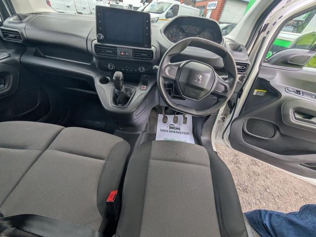 2021 Peugeot Partner 1000 1.5 Bluehdi 100 Professional Van  (NV70VME) Image 14