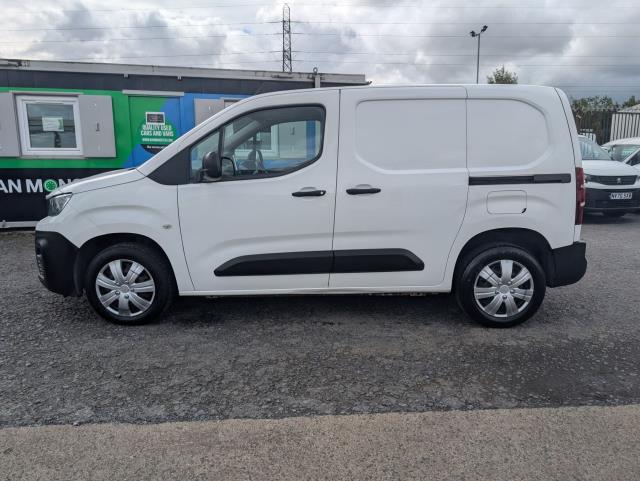 2021 Peugeot Partner 1000 1.5 Bluehdi 100 Professional Van  (NV70VME) Image 4