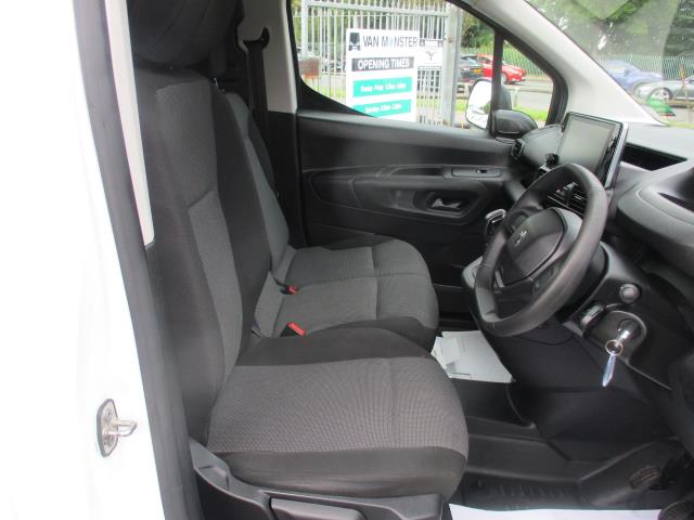 2021 Peugeot Partner 1000 1.5 Bluehdi 100 Professional Van (NV70VNF) Image 12