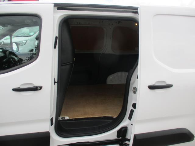 2021 Peugeot Partner 1000 1.5 Bluehdi 100 Professional Van (NV70VNF) Image 27