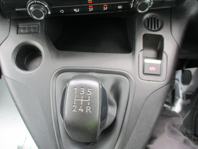 2021 Peugeot Partner 1000 1.5 Bluehdi 100 Professional Van (NV70VNF) Image 23
