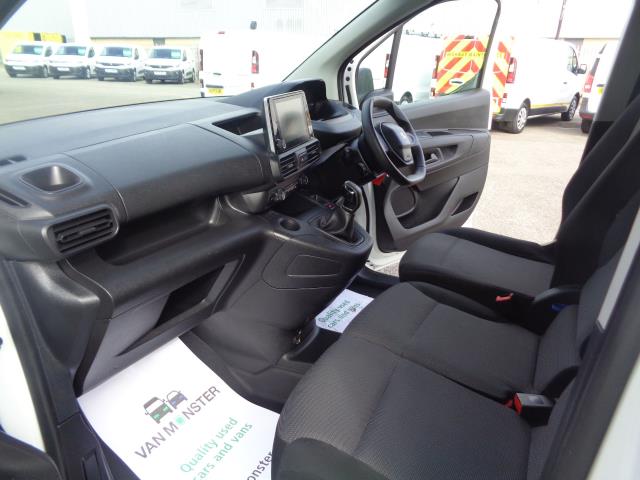 2021 Peugeot Partner 1000 1.5 Bluehdi 100 Professional Van (NV70VNP) Image 21