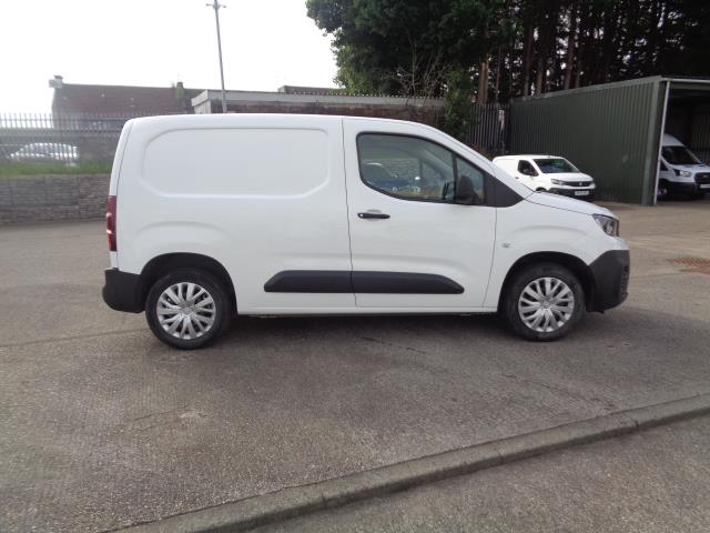 2021 Peugeot Partner 1000 1.5 Bluehdi 100 Professional Van (NV70VNP) Image 9