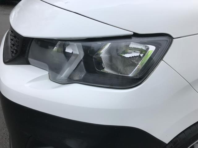 2021 Peugeot Partner 1000 1.5 Bluehdi 100 Professional Van (NV70VRW) Image 15