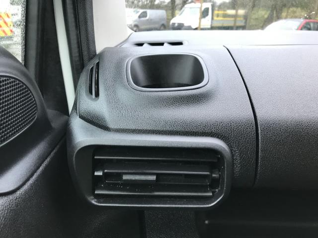 2021 Peugeot Partner 1000 1.5 Bluehdi 100 Professional Van (NV70VRW) Image 32