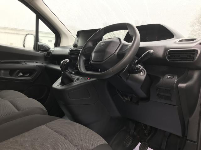 2021 Peugeot Partner 1000 1.5 Bluehdi 100 Professional Van (NV70VRW) Image 21