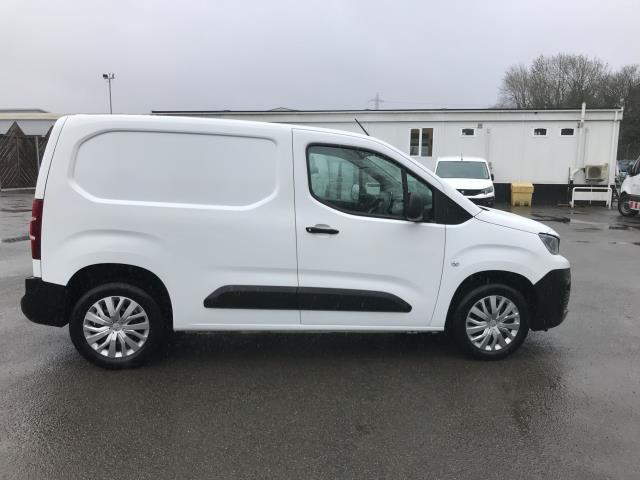 2021 Peugeot Partner 1000 1.5 Bluehdi 100 Professional Van (NV70VRW) Image 13
