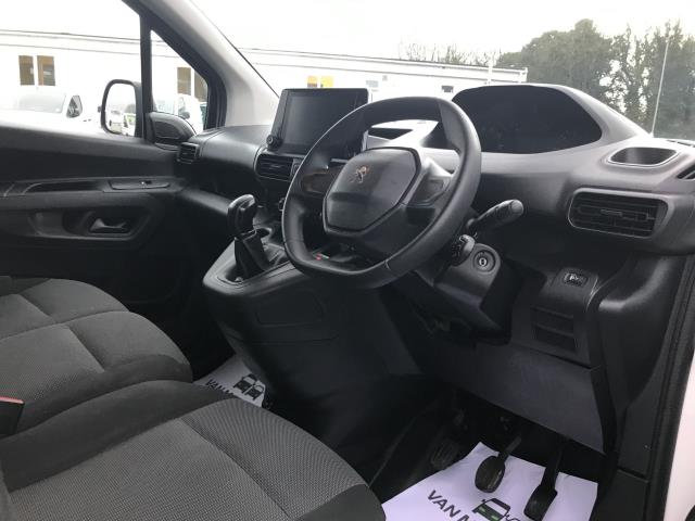 2021 Peugeot Partner 1000 1.5 Bluehdi 100 Professional Van (NV70VUX) Image 21