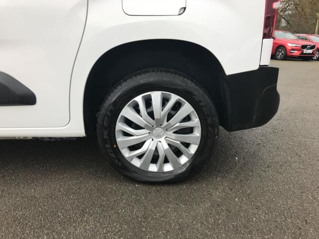 2021 Peugeot Partner 1000 1.5 Bluehdi 100 Professional Van (NV70VUX) Image 16