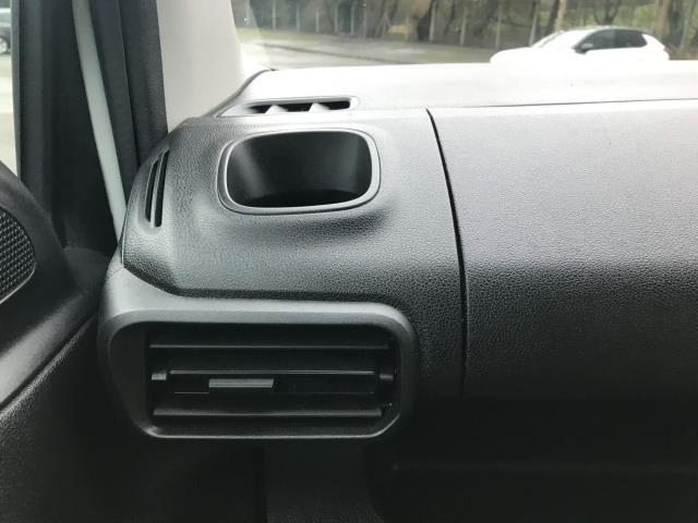 2021 Peugeot Partner 1000 1.5 Bluehdi 100 Professional Van (NV70VUX) Image 32