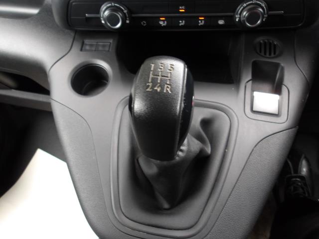 2021 Peugeot Partner 1000 1.5 Bluehdi 100 Professional Van (NV70VXX) Image 27