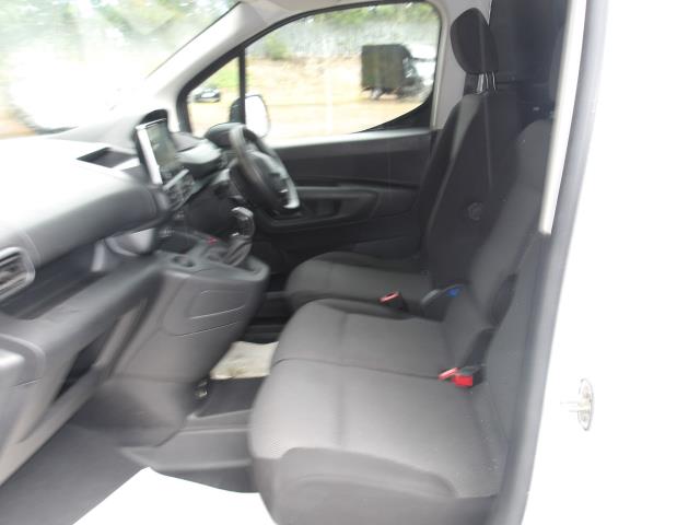 2021 Peugeot Partner 1000 1.5 Bluehdi 100 Professional Van (NV70VXX) Image 15