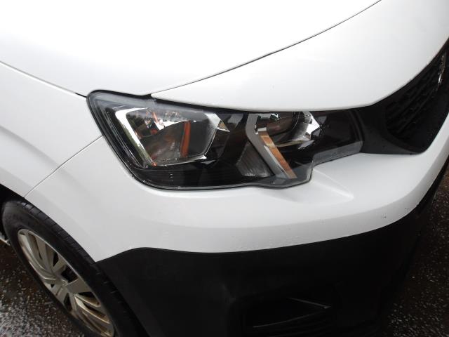 2021 Peugeot Partner 1000 1.5 Bluehdi 100 Professional Van (NV70VXX) Image 12