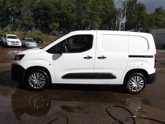 2021 Peugeot Partner 1000 1.5 Bluehdi 100 Professional Van (NV70VXX) Image 4