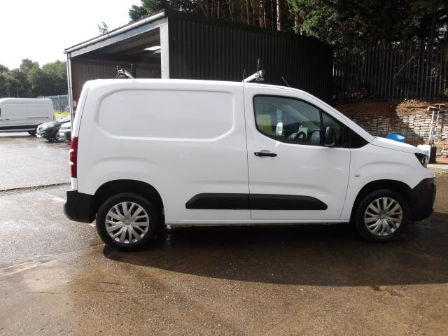 2021 Peugeot Partner 1000 1.5 Bluehdi 100 Professional Van (NV70VXX) Image 10