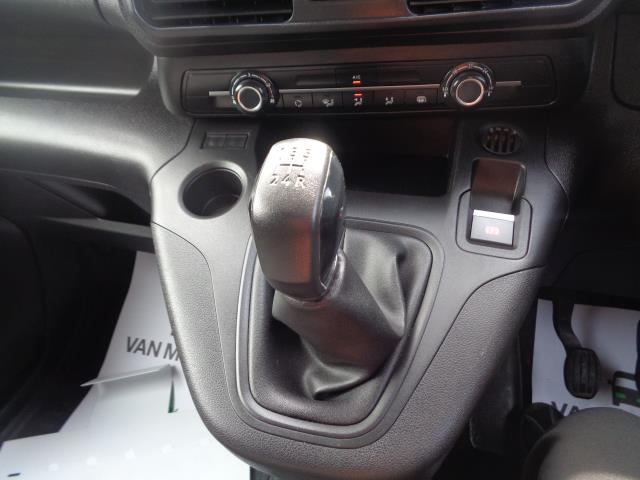 2021 Peugeot Partner 1000 1.5 Bluehdi 100 Professional Van (NV70VYD) Image 27