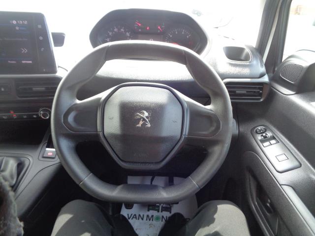 2021 Peugeot Partner 1000 1.5 Bluehdi 100 Professional Van (NV70VYD) Image 28