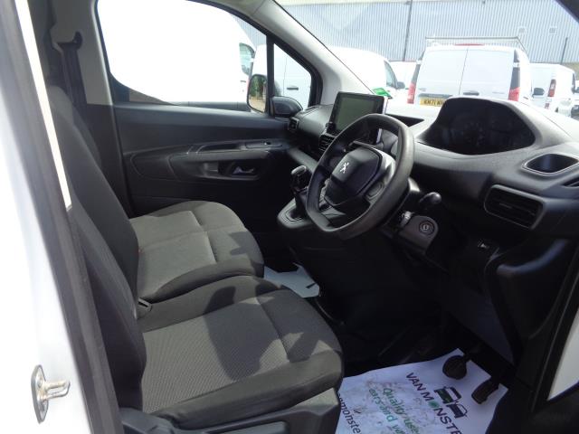 2021 Peugeot Partner 1000 1.5 Bluehdi 100 Professional Van (NV70VYD) Image 16