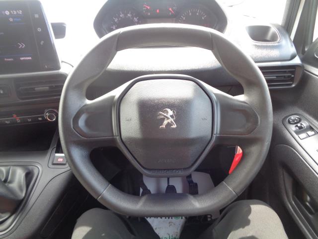 2021 Peugeot Partner 1000 1.5 Bluehdi 100 Professional Van (NV70VYD) Image 24
