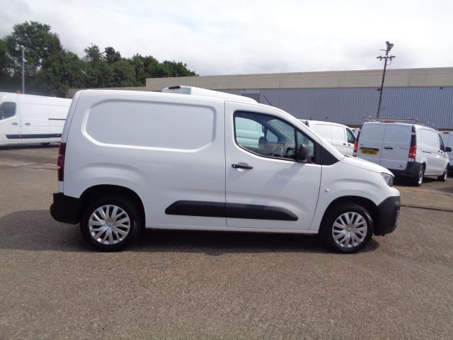 2021 Peugeot Partner 1000 1.5 Bluehdi 100 Professional Van (NV70VYD) Image 10