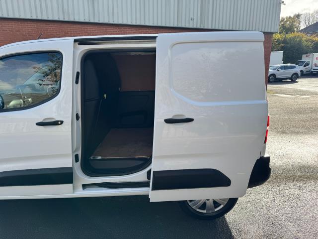 2021 Peugeot Partner 1000 1.5 Bluehdi 100 Professional Van (NV70VYO) Image 40