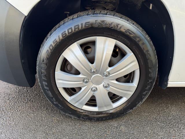 2021 Peugeot Partner 1000 1.5 Bluehdi 100 Professional Van (NV70VYO) Image 52