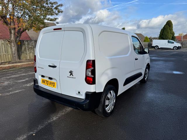 2021 Peugeot Partner 1000 1.5 Bluehdi 100 Professional Van (NV70VYO) Image 9