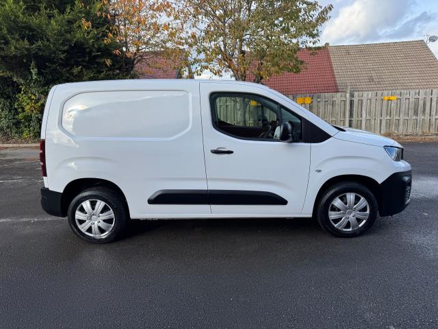 2021 Peugeot Partner 1000 1.5 Bluehdi 100 Professional Van (NV70VYO) Image 10