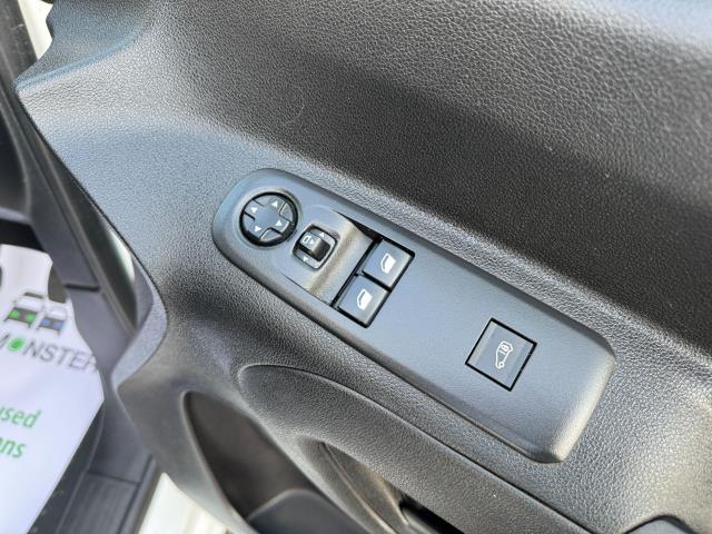 2021 Peugeot Partner 1000 1.5 Bluehdi 100 Professional Van (NV70VYO) Image 19