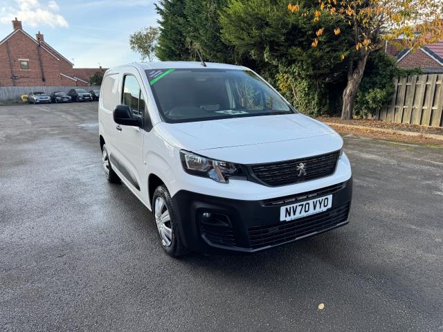 2021 Peugeot Partner 1000 1.5 Bluehdi 100 Professional Van (NV70VYO) Image 2