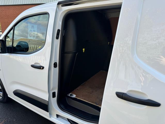 2021 Peugeot Partner 1000 1.5 Bluehdi 100 Professional Van (NV70VYO) Image 38