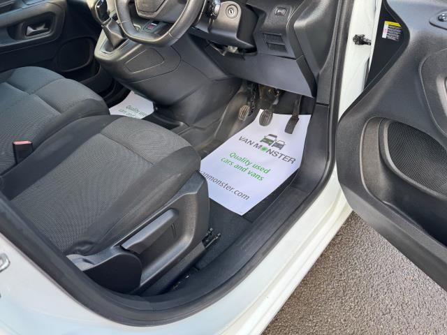 2021 Peugeot Partner 1000 1.5 Bluehdi 100 Professional Van (NV70VYO) Image 17