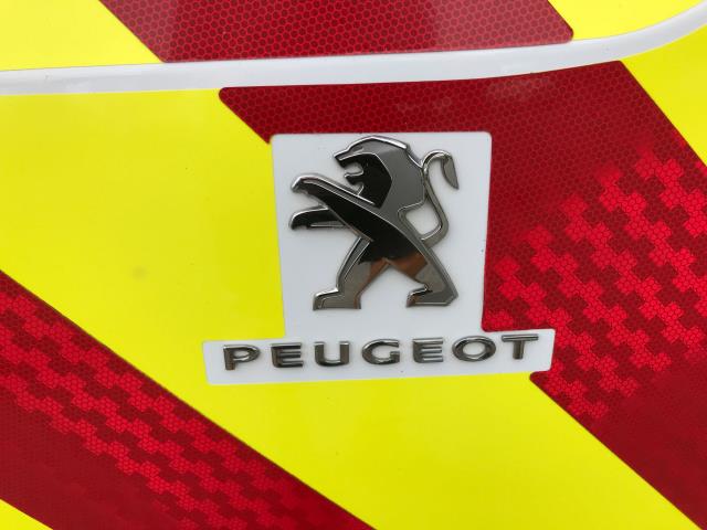 2021 Peugeot Partner 1000 1.5 Bluehdi 100 Professional Van (NV70VZL) Image 19