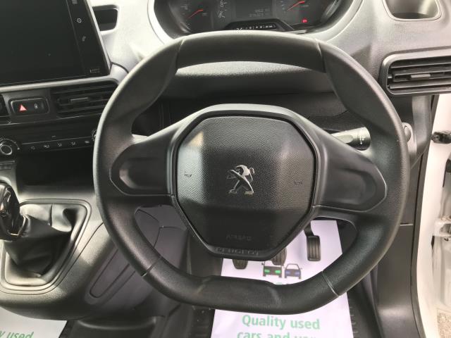 2021 Peugeot Partner 1000 1.5 Bluehdi 100 Professional Van (NV70VZL) Image 22