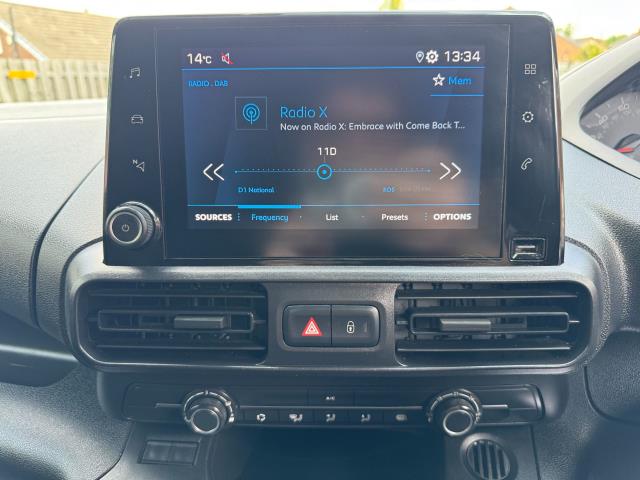 2021 Peugeot Partner 1000 1.5 Bluehdi 100 Professional Van EURO 6 (NV70VZN) Image 23