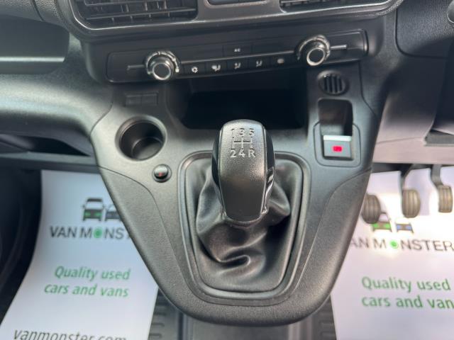 2021 Peugeot Partner 1000 1.5 Bluehdi 100 Professional Van EURO 6 (NV70VZN) Image 26