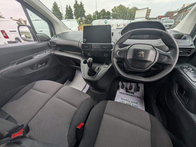 2021 Peugeot Partner 1000 1.5 Bluehdi 100 Professional Van (NV70WOX) Image 15