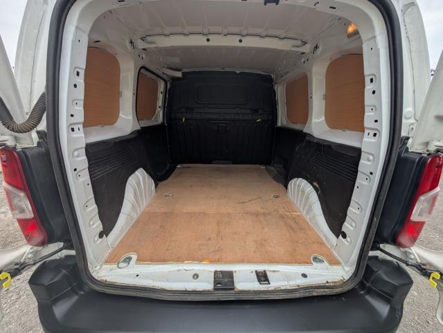 2021 Peugeot Partner 1000 1.5 Bluehdi 100 Professional Van (NV70WOX) Image 10