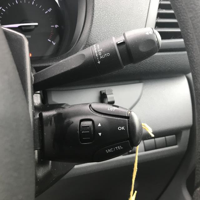 2021 Peugeot Expert 1000 1.5 Bluehdi 100 Professional Van (NV71BKK) Image 25