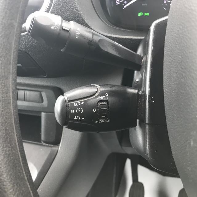 2021 Peugeot Expert 1000 1.5 Bluehdi 100 Professional Van (NV71BKK) Image 24