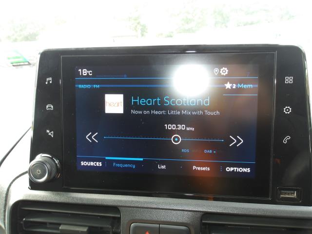 2021 Peugeot Partner 850 1.5 Bluehdi 100 Professional Crew Van (NV71CKJ) Image 25